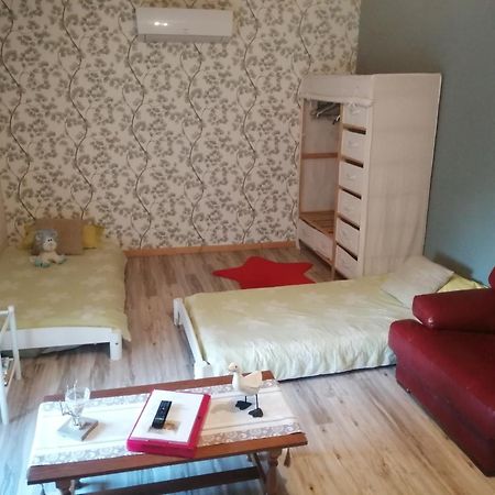 Les Tourterelles Bed & Breakfast Chabournay Bagian luar foto