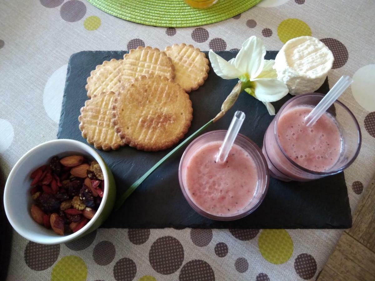 Les Tourterelles Bed & Breakfast Chabournay Bagian luar foto
